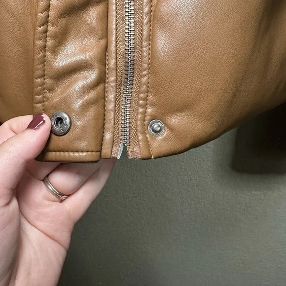 Apparis Womens Large Faux Leather Puffer Jacket Mock Neck Cropped Front Zip Fall - Picture 2 of 6